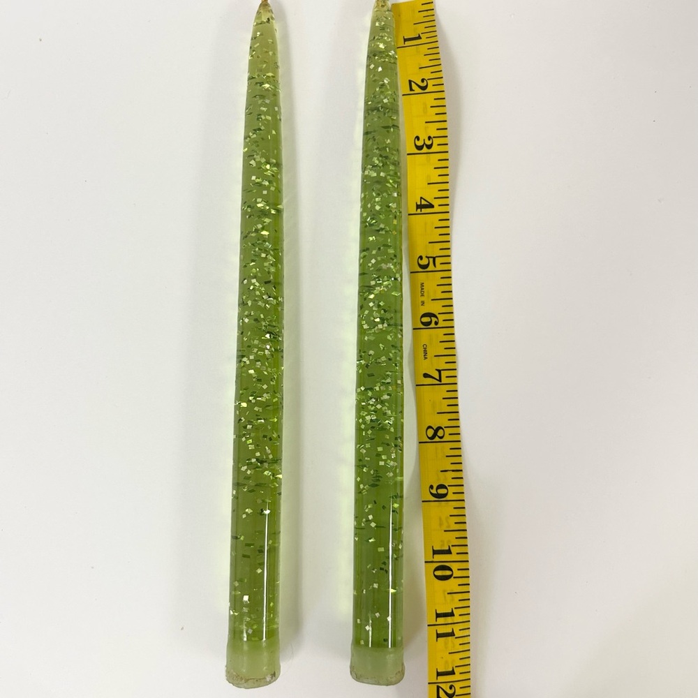 PAIR MID CENTURY MODERN LUCITE CANDLES Avocado Green Gold Wick Flecks 12” 1950’s - Picture 3 of 4